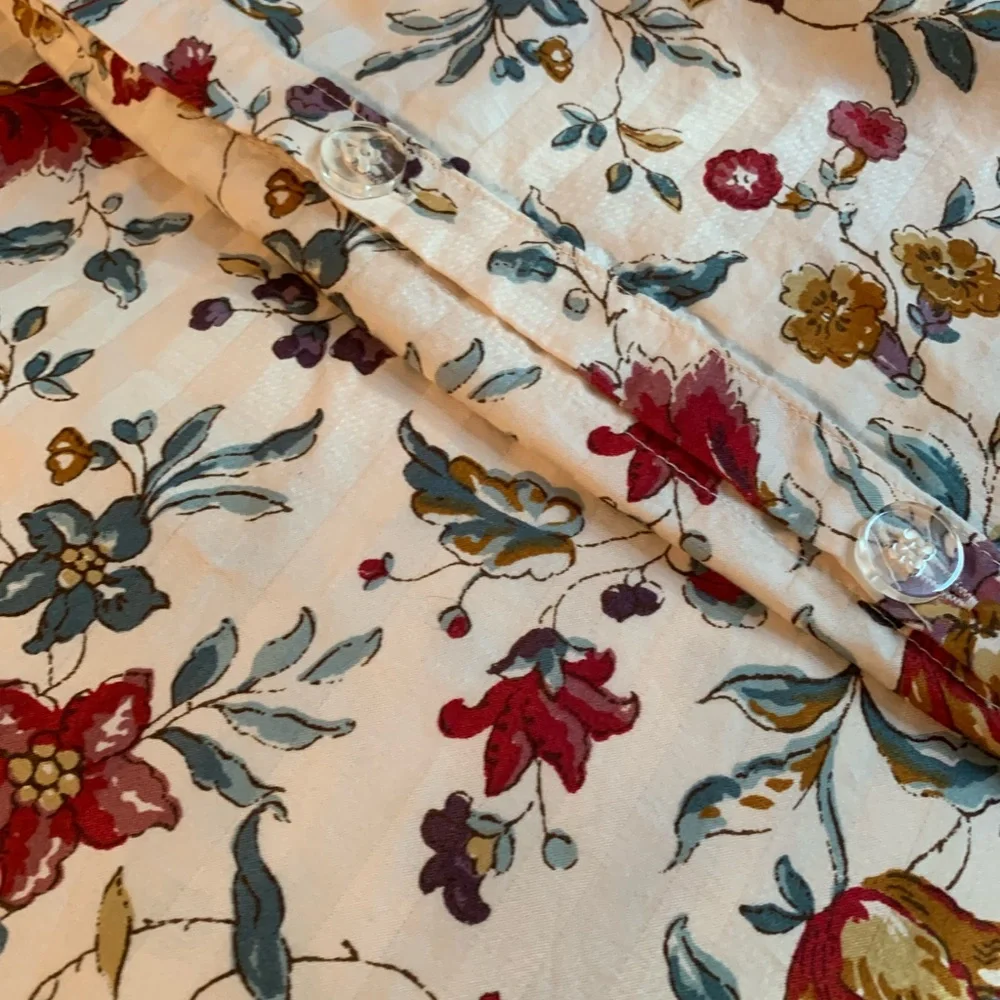 L.L. Bean Floral Duvet Cover with Red and Blue Accents